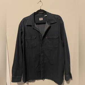Barely Worn Men’s XL Levi's Dark Blue Casual Button Down Shirt